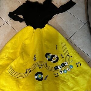 Vintage-Inspired Black Top Yellow Rock 'n' Roll Circle Skirt costume